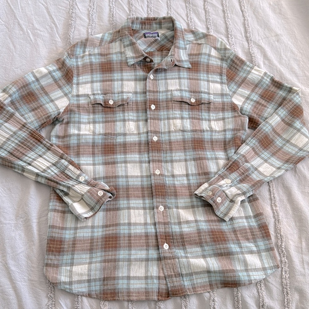 Patagonia Organic Cotton Plaid Women’s Button Up Shirt